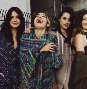 Warpaint versiona “Paralysed” de Gang of Four