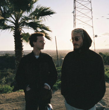 WHITNEY nos transporta a “Kansas”