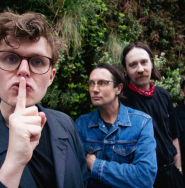 Mira “100% Endurance”, el nuevo video de Yard Act