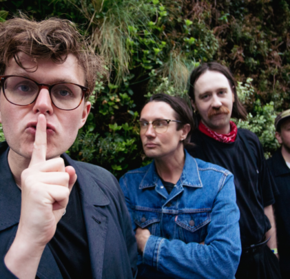 Mira “100% Endurance”, el nuevo video de Yard Act
