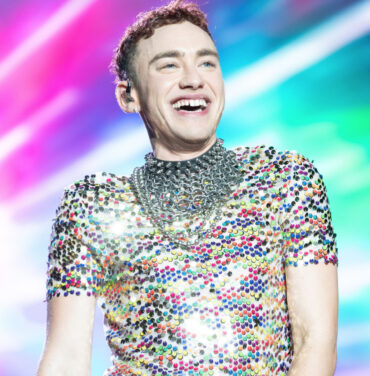 Olly Alexander (Years & Years) celebrará el Pride en YouTube