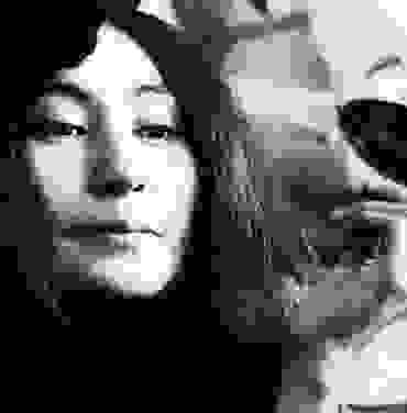 Yoko Ono celebra con viniles y libro por su cumpleaños 82
