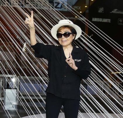 Yoko Ono llega a México con 