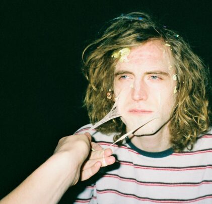 Zach Hill y sus nuevas ondas electrónicas en Undo K From Hot