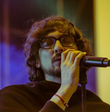 Entrevista con León Larregui