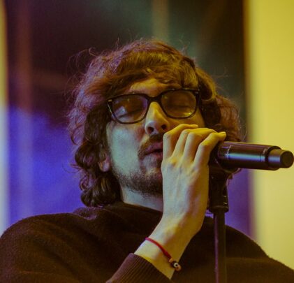 Entrevista con León Larregui