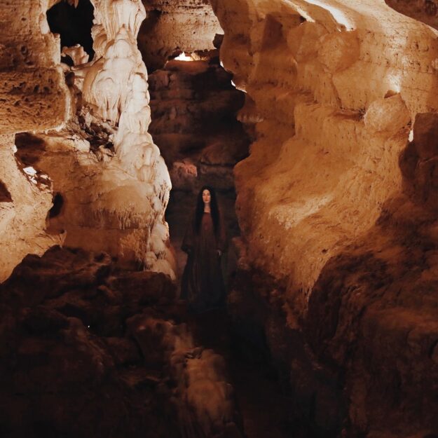 Zola Jesús — Arkhon