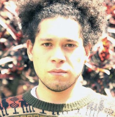 Escucha ‘Zafiro’, el nuevo material de Árbol